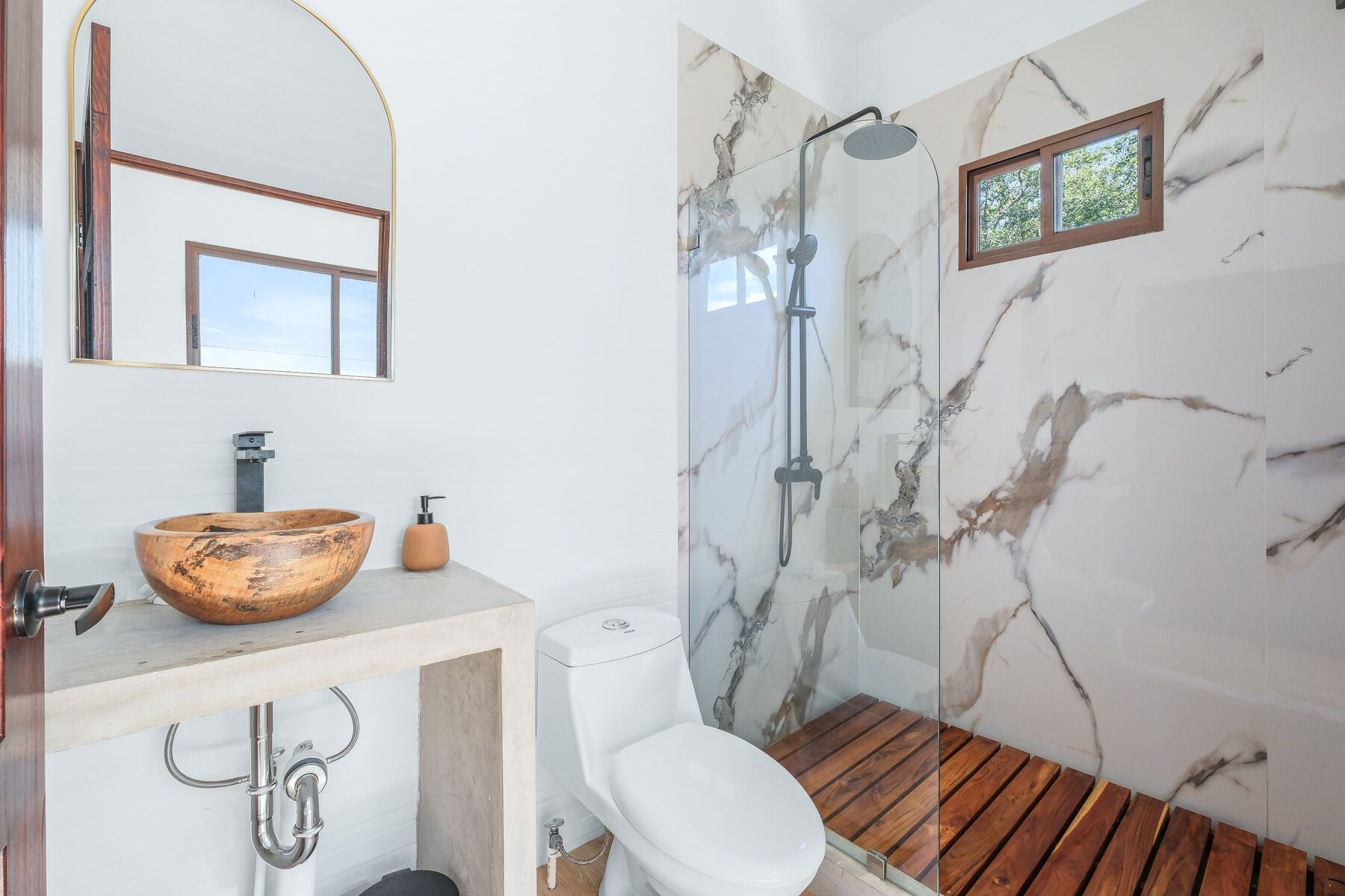 Jungle Casita ensuite bathroom — Ananda Lodge