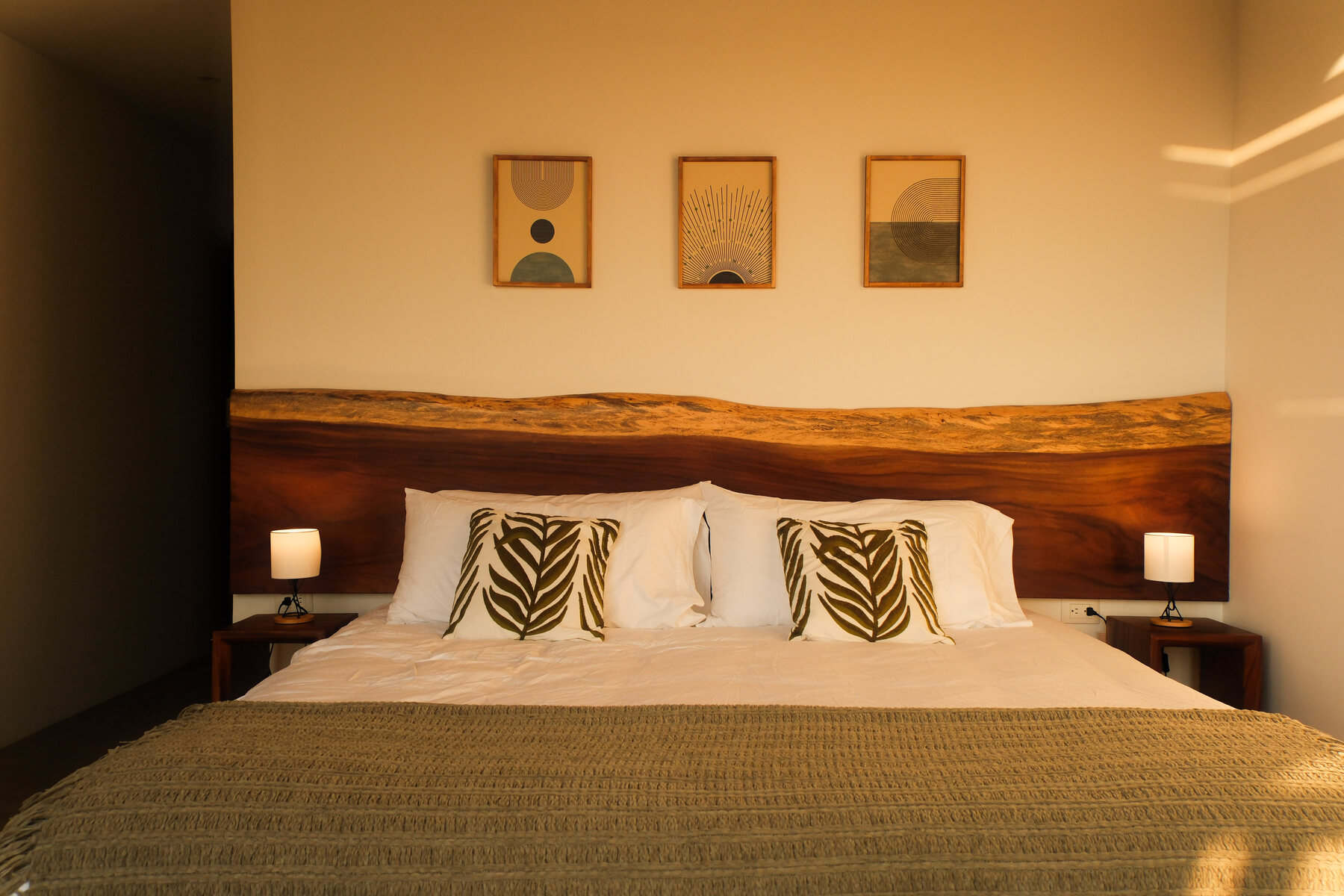 Photo 5 — Ananda Lodge