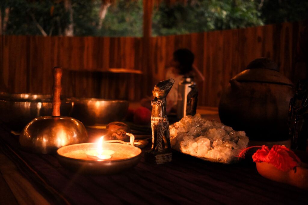 Shipibo healer / kené — Ananda Lodge